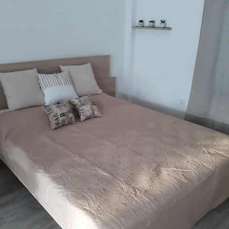Fully Renovated Small & Cosy Studio Atenas Exterior foto